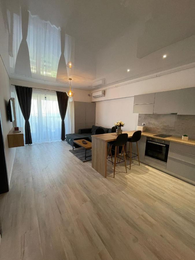 Mirage Sea Breeze Apartment Mamaia Exterior foto